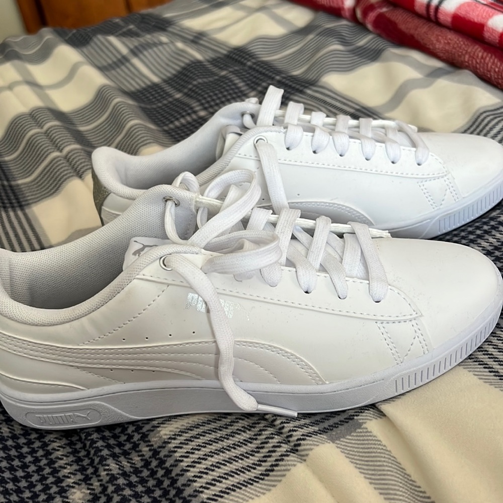 Women’s Puma Sneakers **brand new